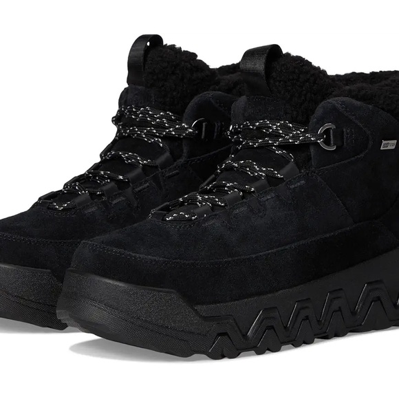 New-UGG-Terretrail Cozy Lace up Black Suede Fur-Lined Boots- Size 9 - Picture 11 of 11